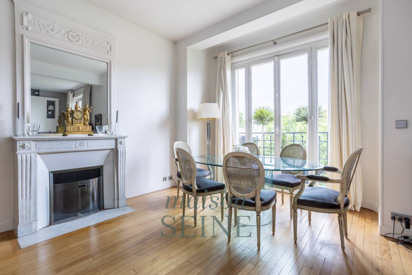 Exclusivité Neuilly Chézy / étage élevé bel ancien vues